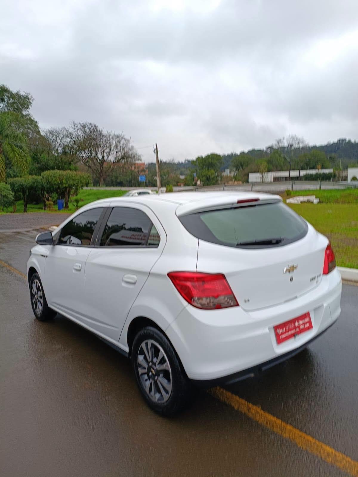Foto 2 de Chevrolet Onix